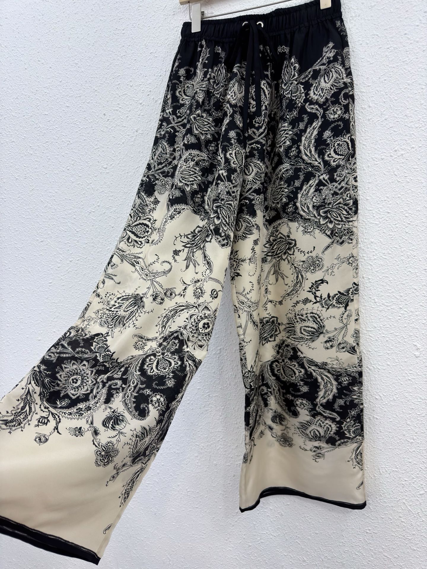 Elegant Silk Print Top & Wide Leg Pants Set - Luxurious Comfort, Timeless Style 5 i1746685896600 7855 0 3