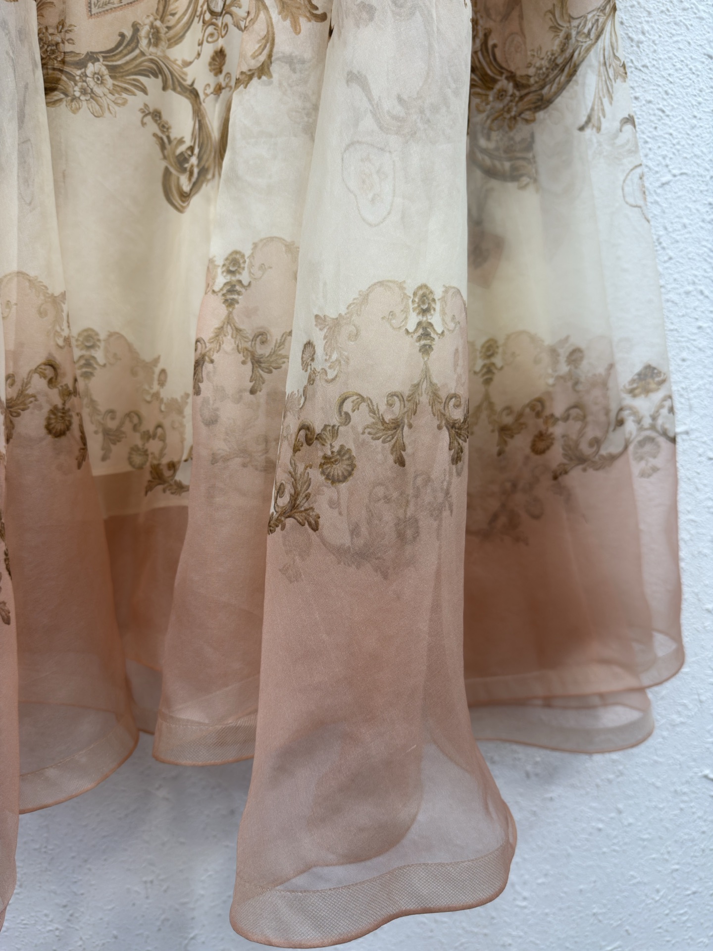Elegant Silk Gauze Printed Dress - Timeless Style & Luxurious Comfort 12 i1757923227176 6774 0 9