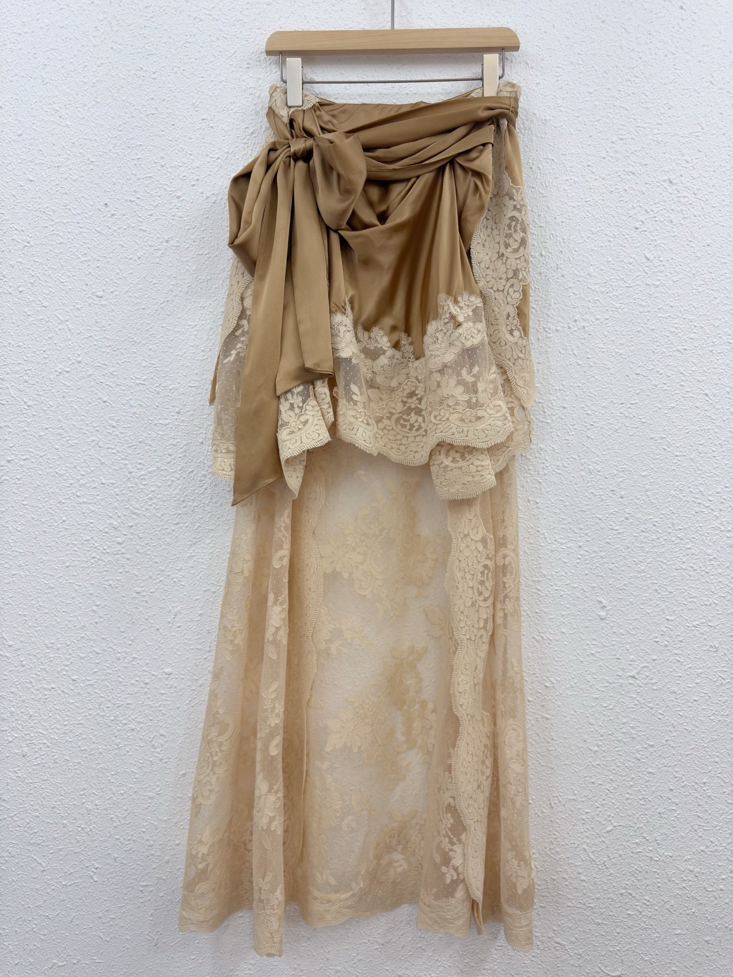 Silk Blouse and Lace Skirt Set - Elegant Women's Outfit 7 i1758268755161 8675 0 0
