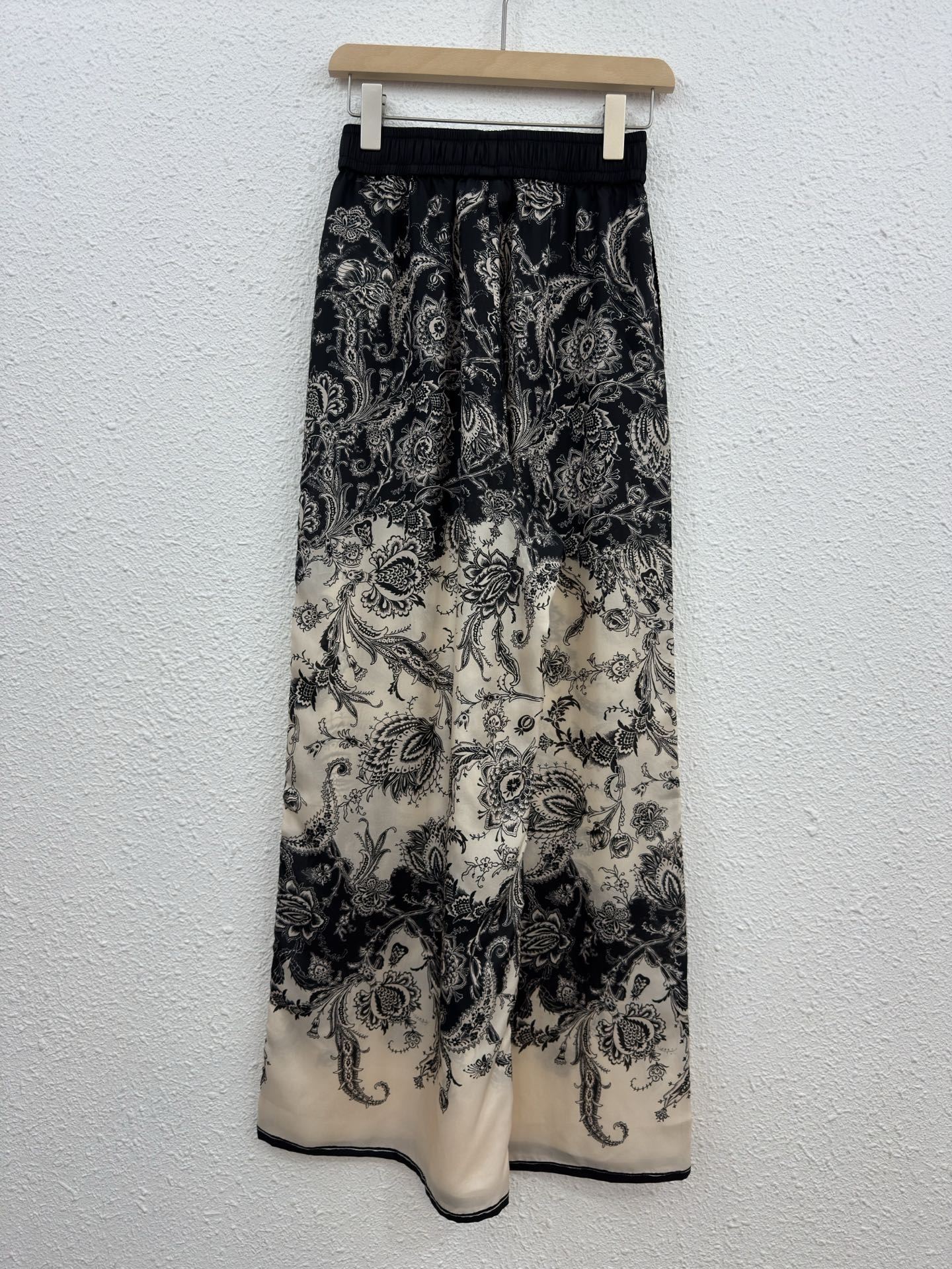 Elegant Silk Print Top & Wide Leg Pants Set - Luxurious Comfort, Timeless Style 10 i1761973462758 8065 0 8