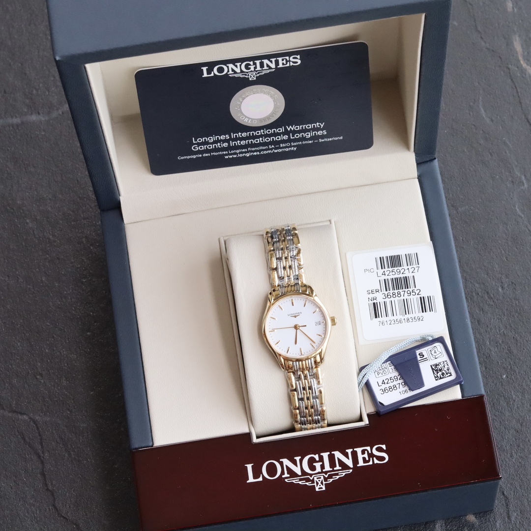 NO:142584,Longines Luya series women's watches are truly original items from the inside out!  Equipped with the latest black security card official website, simultaneous upgrade, one code, bottom cover - tag - security card - packaging four codes consistent. Luya Women's 25mm original Swiss L209 authentic quartz movement, supports disassembly inspection!  You can go to the counter for a paid repair!  The original ultra-thin thickness stands out the essence of the watch, and the ultra-thin design is light and comfortable to wear and fit the wrist. The classic and unbeaten Longines series - casual and fashionable women's quartz watch reflects the oldest manufacturing aesthetics of the Longines brand, which is famous for its flying wing hourglass logo. The uniquely designed case casts eternal beauty with ultra-thin silhouettes, anti-wear sapphire mirror, three-fold safety clasp and press-type opening device, introduction silver pointer makes the entire dial more refined, original large accessories stand out the essence of the watch, one watch, one code, watch bottom cover - tag - card guarantee three codes. Exclusive source, identify the quality!  If you are not satisfied, support for return and exchange, lifelong warranty!  With a full set of counter packaging., longines19860909浪琴律雅系列女士腕表 真正从内到外的原单货！ 配备最新黑色保卡官网同步升级.一表一码,底盖-吊牌-保卡-包装四码一致.律雅女士25mm 原装瑞士L209正品石英机芯,支持拆机查验！可进专柜付费维修！原版超薄厚度立显腕表精髓,超薄的设计佩戴轻便舒适更贴合手腕儿.经典不败的浪琴律雅系列-休闲时尚女士石英腕表,体现了以飞翼沙漏标志而闻名于世的浪琴品牌最古老的制造美学,独特设计的表壳以超薄侧影铸就永恒之美,,抗磨损蓝宝石镜面,三折式安全表扣和按压式开启装置,简介银色指针使整个表盘更显精致,原厂大配件立显腕表精髓,一表一码,腕表底盖-吊牌-保卡三码一致.独家货源,认准品质！不满意支持退换,终身保修！配全套专柜包装.,,longines,Watch