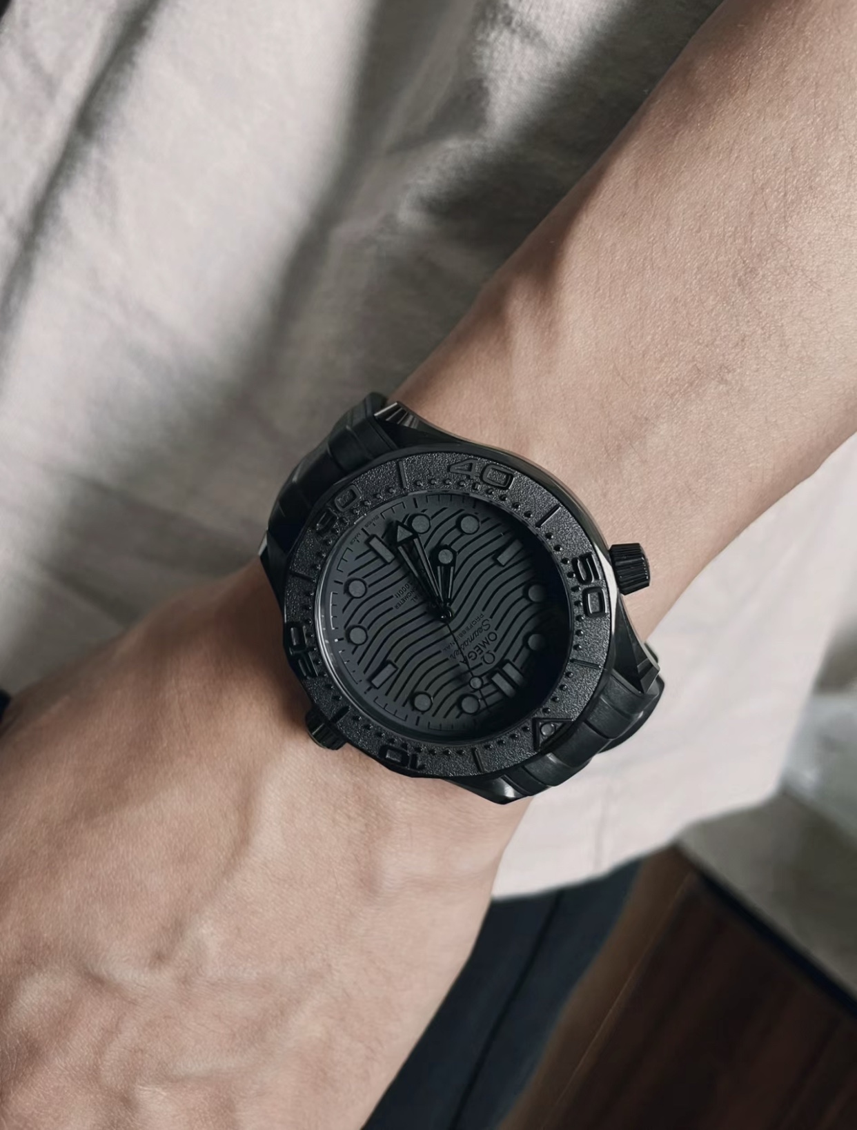 NO:152656,More photos of watch friends who can take pictures of hand, suitable for all kinds of hand styles and occasions, whether formal or casual,19860909更多表友实拍上手图 适合各种手型各种场合 不论正装还是休闲完美契合,,Watch