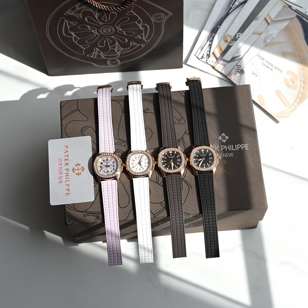 NO:393455,The highest version of the Patta AQUANAUT series mechanical women's grenade, with a 35.6 mm diameter of the case and a stainless steel case. The entire case is made of CNC polishing throughout the process, explaining what it is to be meticulously carved. A circle of Swarovski diamonds are inlaid with the mouth of the case ring to show the exquisite beauty, greatly enhancing the wearer's aristocratic temperament. The three-dimensional grenade patterns and the regular embossed dial echo each other. The 12 independent molded Arabic numerals scales are full of three-dimensionality, which makes it more lively and fashionable when combined. Looking down through the sapphire crystal glass above, it presents a smooth and harmonious beauty.  The unique fluoroelastic strap highlights its sportiness and fashion sense. It uses the same mesh design as the dial, but different methods still make the whole watch blend into one, which has the same effect. With the classic folding snaps, the edges of the buckle are polished in place. When you open the button, you can see that the inner buckle is engraved with Patek Philippe's English letters, and the engraving size is the same. It is still very clear when viewed through a magnifying glass, and it completely follows the original craftsmanship. The bottom cover with a transparent bottom design can clearly see the overall movement structure and operation through the high-definition sapphire crystal glass mirror. It is equipped with the exclusive custom Cal.324 integrated movement, which completely restores every detail of the original movement. The two large and small gears on the left and right sides of the central shaft are also perfectly restored. Its unique styling style has never been ignored. It adopts both round and square, non-round and non-square shapes, and the personalized design exudes elegance and atmosphericity!  Patek philippe is visible at a glance, bright and colorful, showing its unique charm.19860909百达AQUANAUT系列机械女手雷最高版,表壳35.6毫米的表径,精钢打造的表壳,整一个表壳通过全程CNC打磨而成,诠释了何为精雕细琢.表壳圈口部位镶嵌一圈施华洛钻尽显精致美感,大大提升佩戴者的贵族气质. 立体的手雷纹路与规则的浮雕表盘相互呼应,12个独立开模的阿拉伯数字刻度立体感满满,搭配起来更显活泼时尚,通过上方的蓝宝石水晶玻璃往下看,呈现出一种流畅与协调之美. 独配的氟橡胶表带,凸显出它的运动性和时尚感,采用表盘一样的网格设计,不同的方法却依旧使整表混为一体,有着异曲同工之妙.搭配经典的折叠按扣,表扣边缘的打磨十分到位,打开扣子可以看到内扣雕刻有百达翡丽的英文字母,刻字大小一致,通过放大镜去看依然非常清晰,完全遵从了原装的工艺. 透底设计的底盖,通过高清蓝宝石水晶玻璃镜面,可以很清晰的看到整体的机芯构造以及运转,搭载独家定制的Cal.324一体机芯,完整的还原了原装机芯的每一个细节,中轴左右两侧的两个大小齿轮同样完美的还原,它的独特造型风格从未被人忽略,采用既圆又方,非圆非方造型,个性设计透出优雅大气！让人一眼就知出百达斐丽、鲜明多色,彰显独特魅力,,patek philippe,Watch