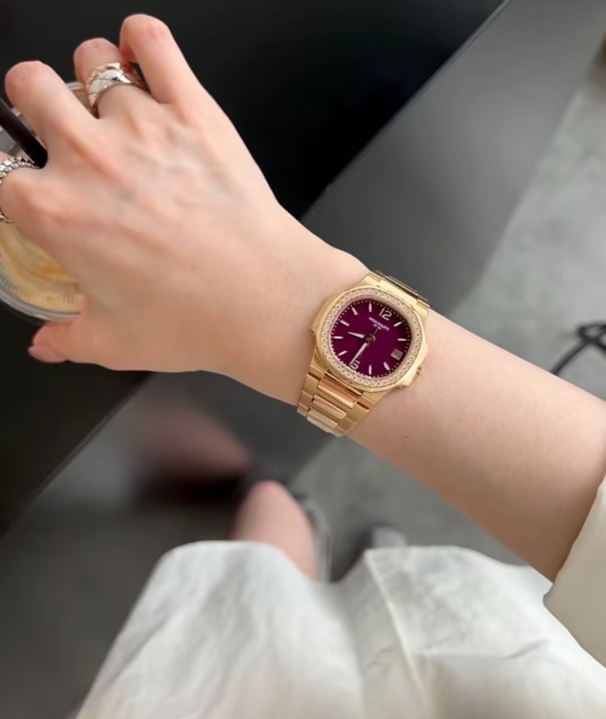 “Diamond-Accented 32mm Women’s Watch: Light, Thin, and Stylish for Work and Dinner” - 图片 5