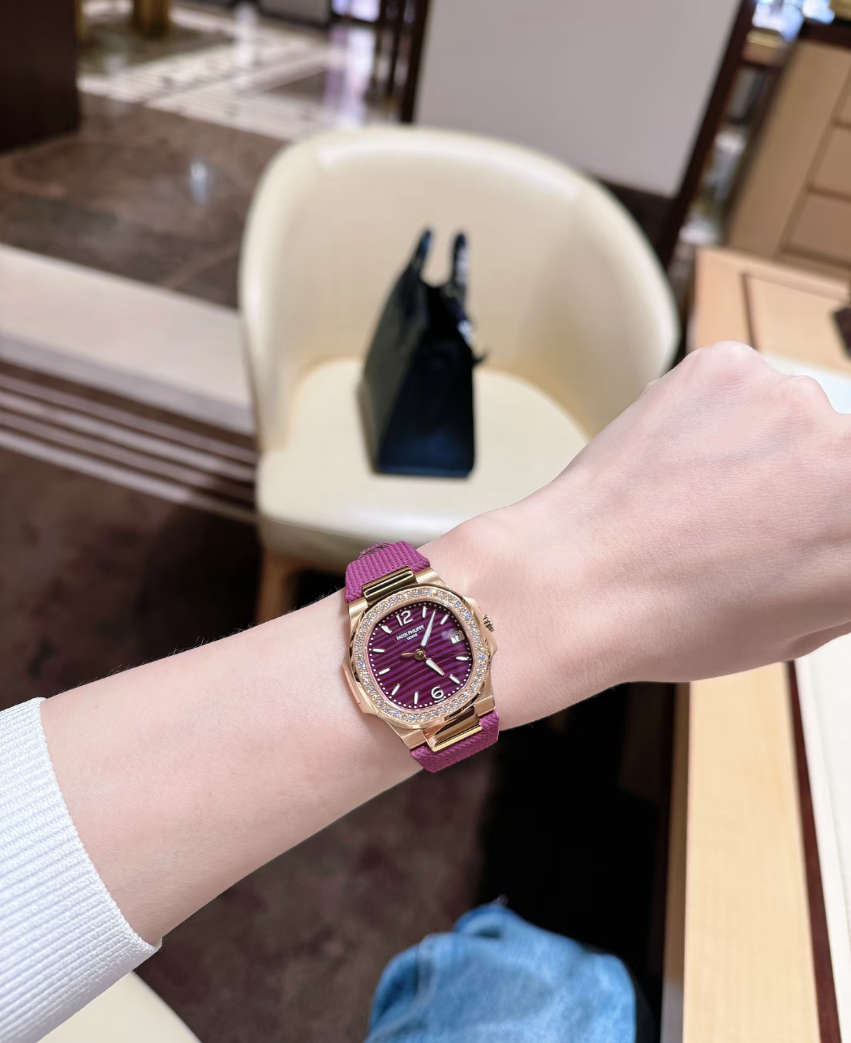 “Diamond-Accented 32mm Women’s Watch: Light, Thin, and Stylish for Work and Dinner” - 图片 4