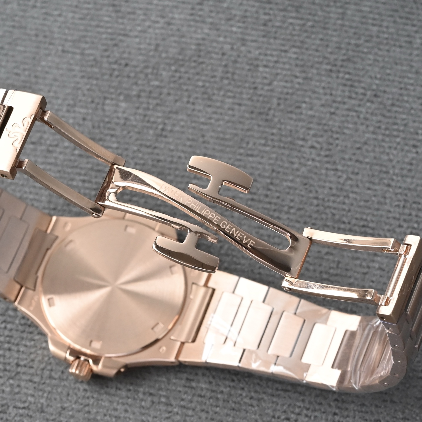 Elegant Beagle Parrot Snail Watch with Real Diamonds and Swiss Movement. - 图片 8