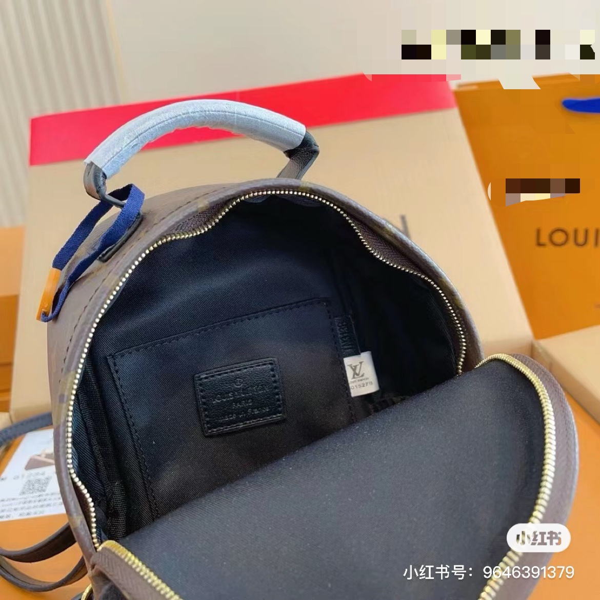 Crossbody bag with essentials