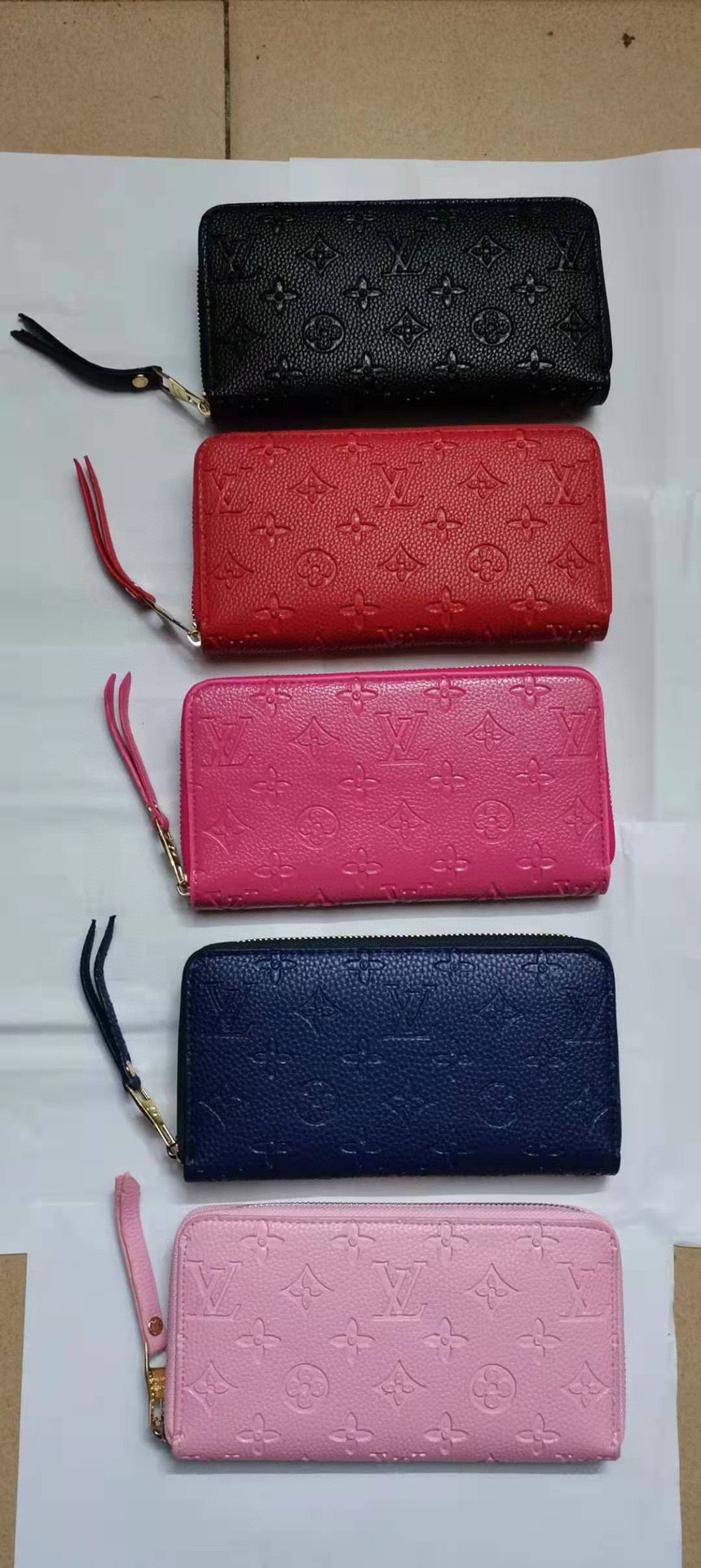 Embossed leather wallet - exterior