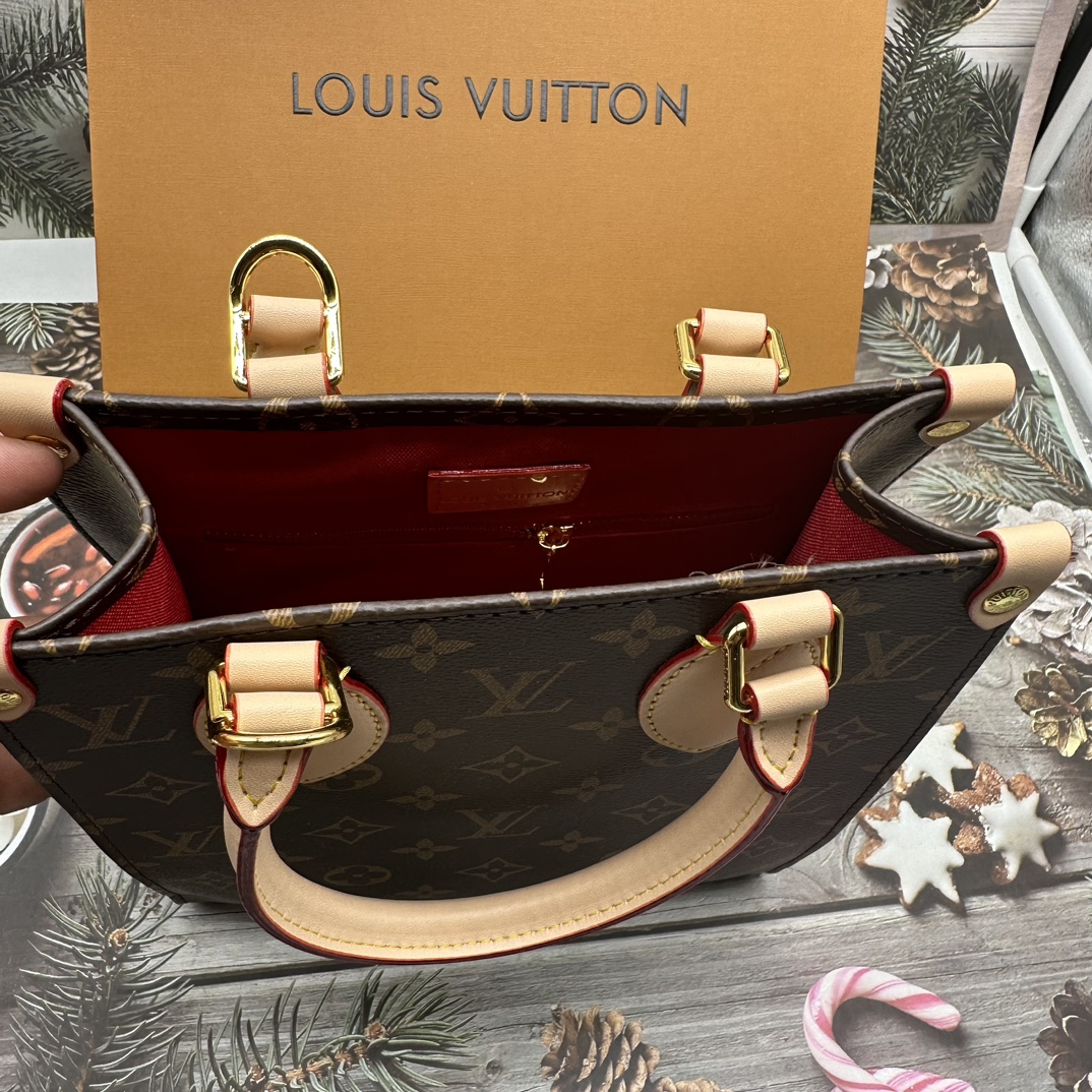 Crossbody Bag - Interior Details