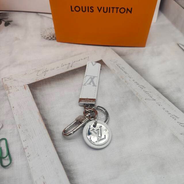 Metal keychain with keys attached