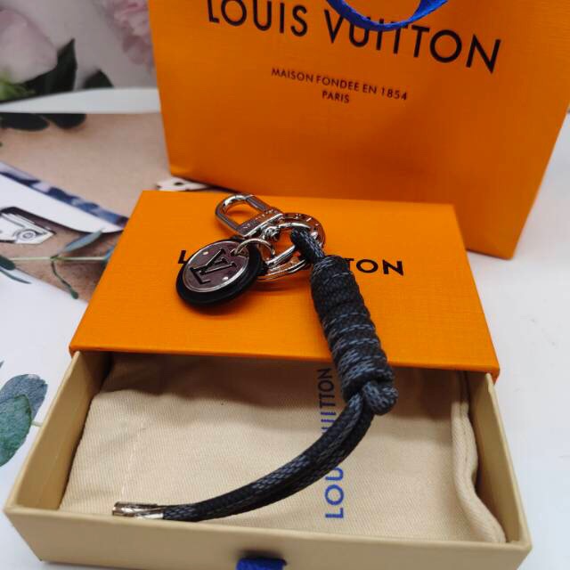 Leather braided keychain product packaging