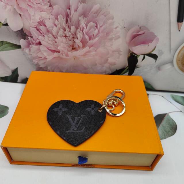 Heart-Shaped Leather Keychain - Gift Box