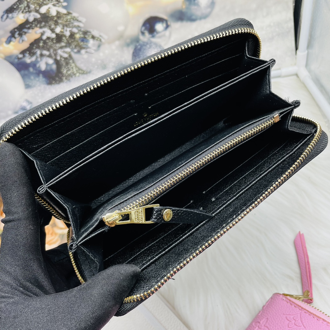 Embossed leather wallet - gift