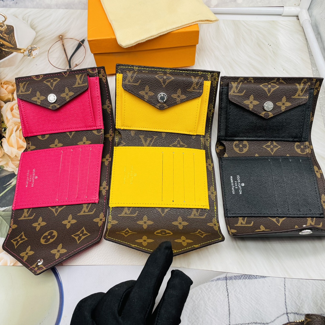 Leather bifold wallet gift box