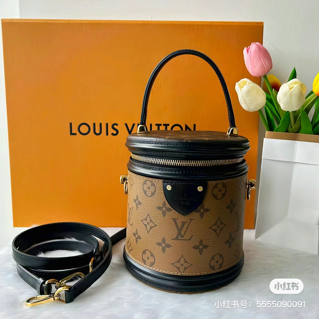 Leather crossbody bag front view