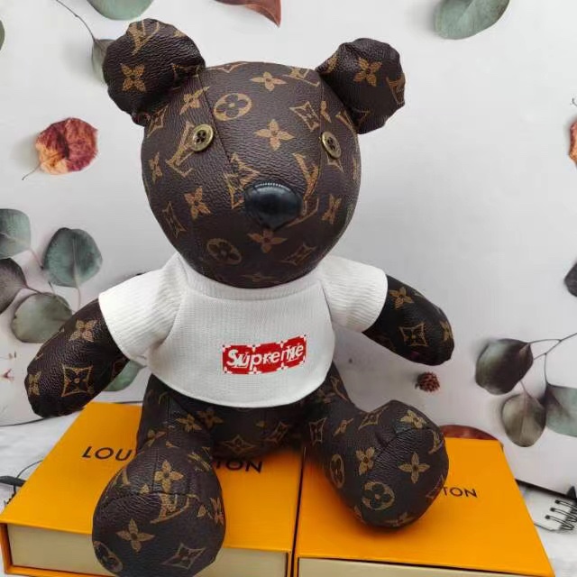 Side view of 28cm bulldog doll handbag