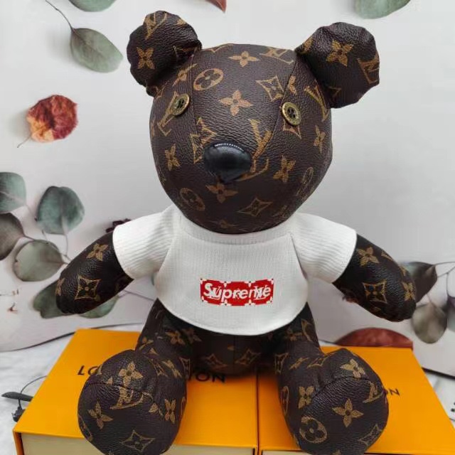 Strap detail of the 28cm bulldog doll handbag