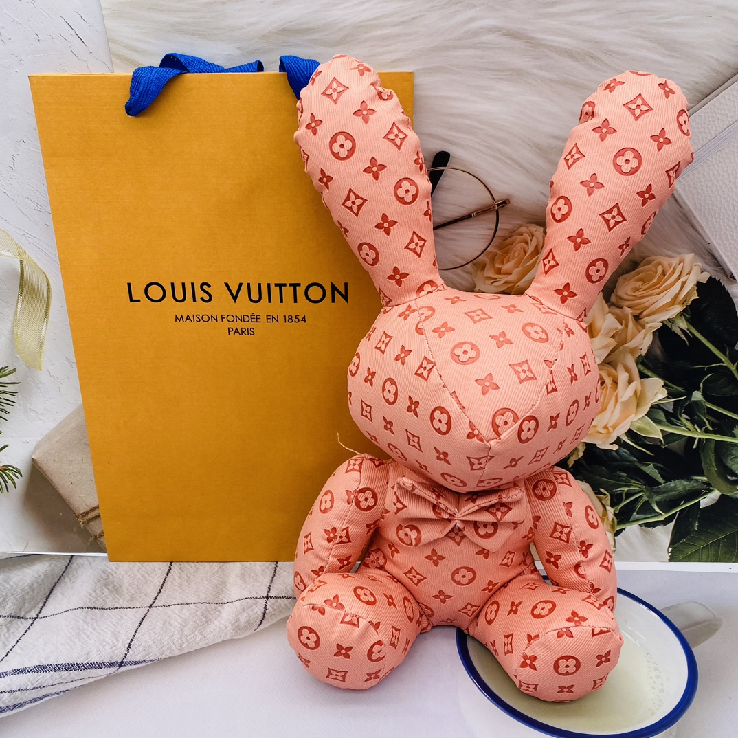 Side view of bulldog doll handbag