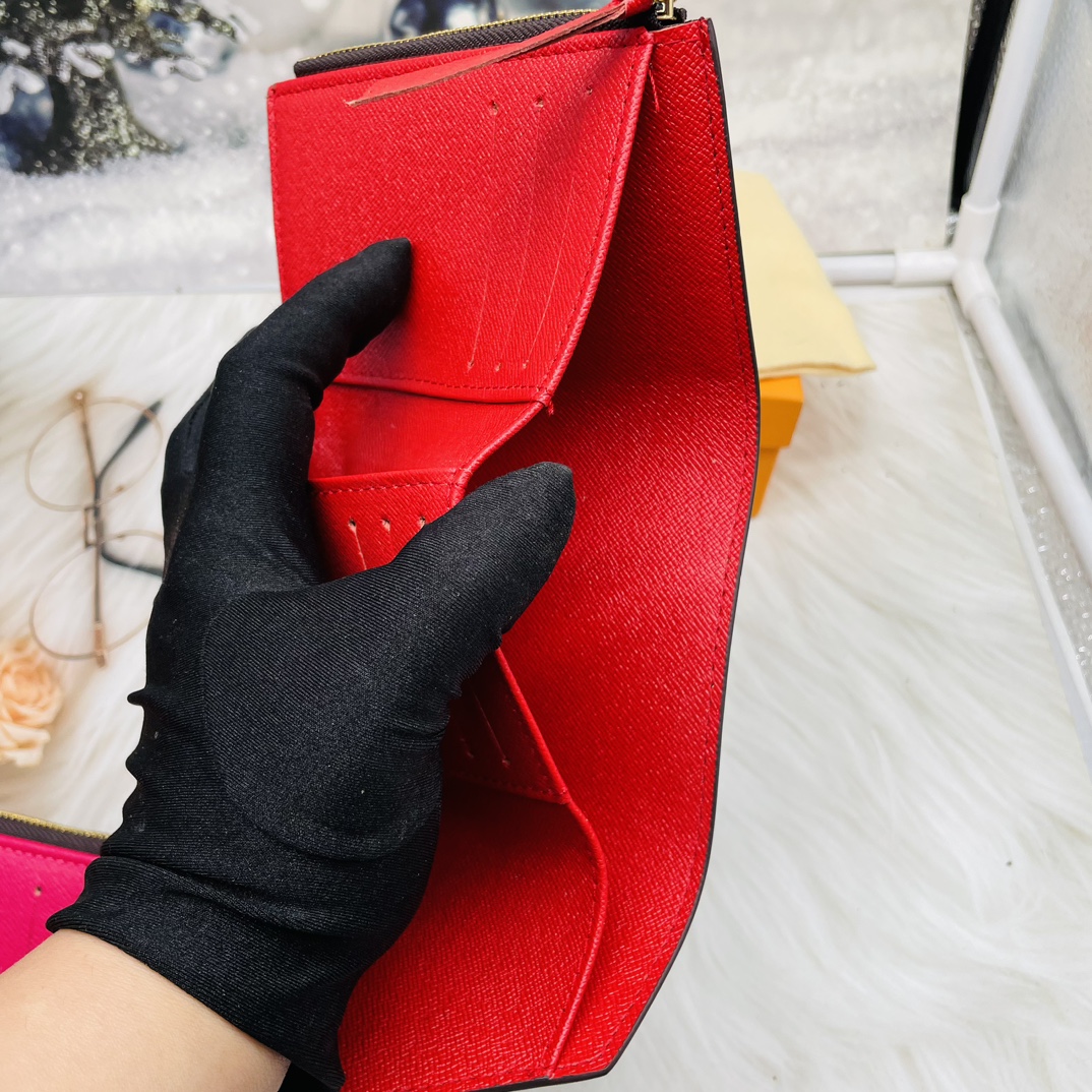 Bean wallet in packaging