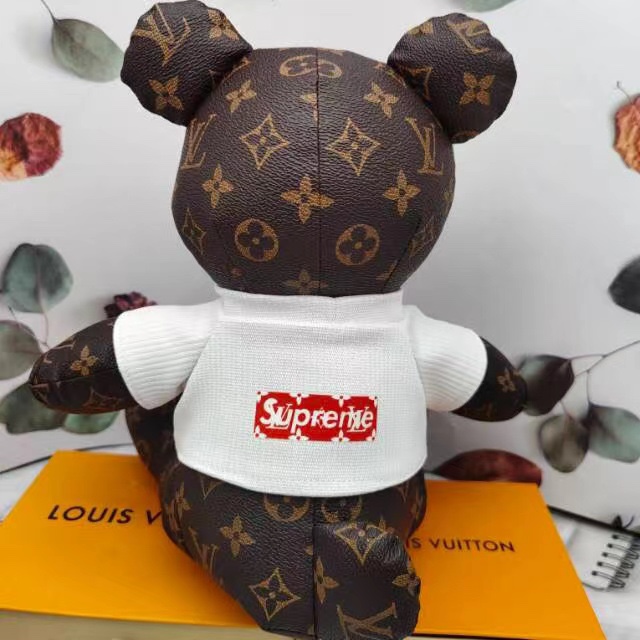 Back view of the bulldog doll handbag