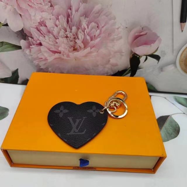 Keyring detail on heart-shaped keychain