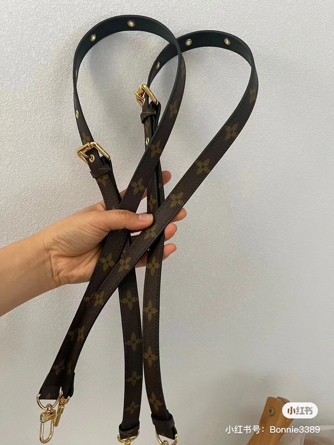 Shoulder Strap - The material texture Material texture of the shoulder strap