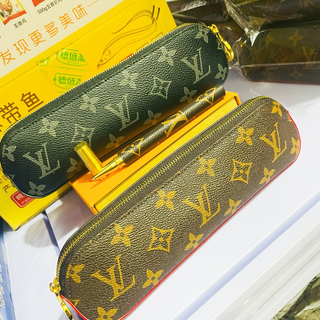 Mini Leather Top Handle Bag - Crossbody Strap Detail Detachable crossbody strap of the mini leather bag