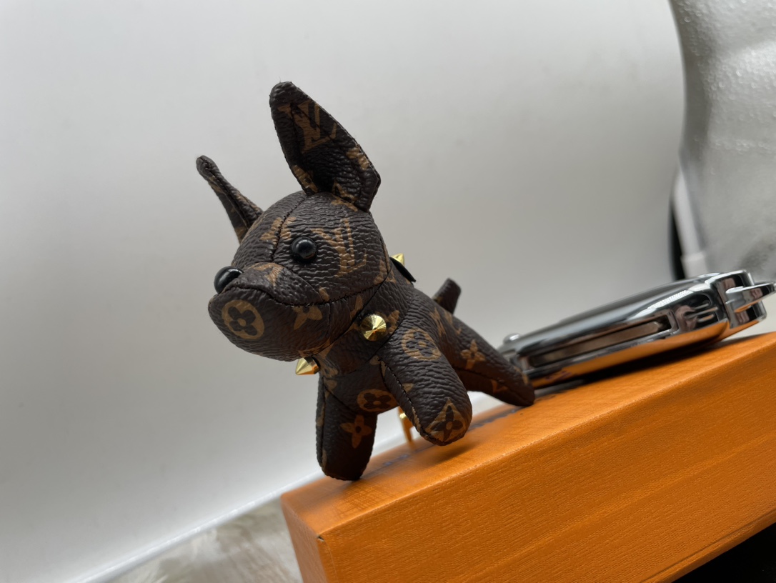 Mini bulldog doll handbag close up detail