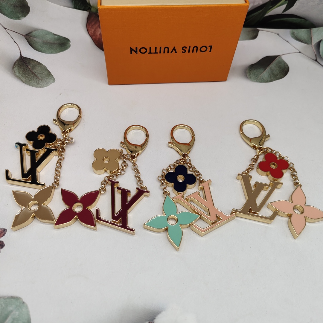 Stainless steel and leather keychain front view