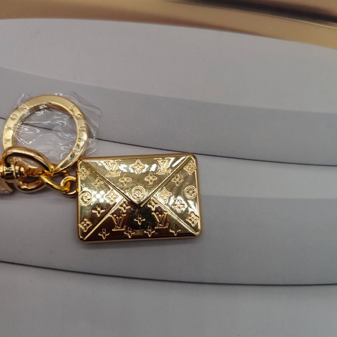 Leather keychain holding keys