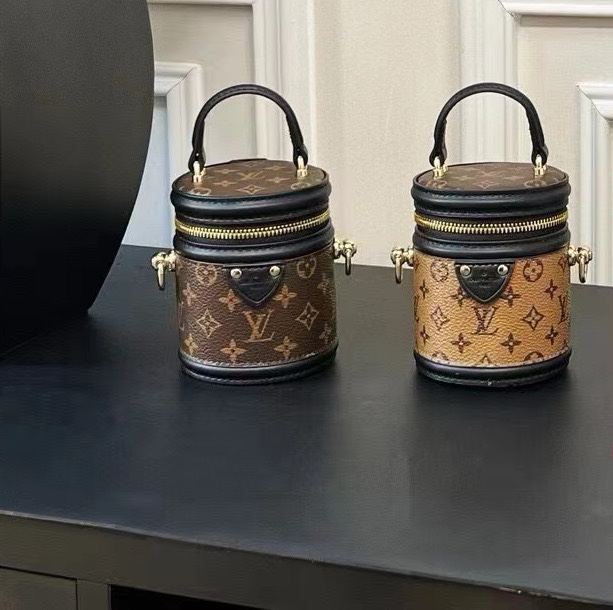 Mini gold handbag front