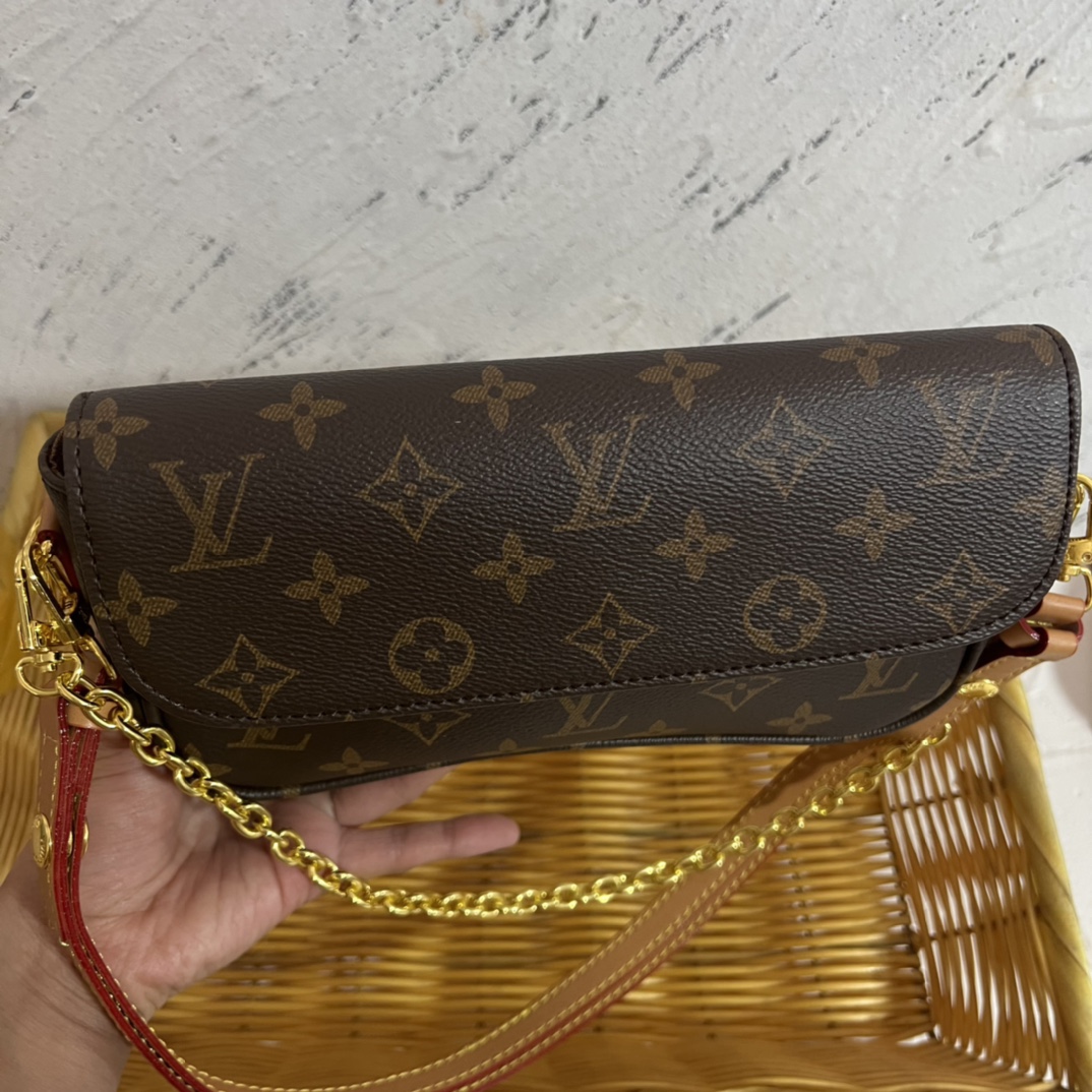 Luxury leather crossbody bag outfit inspiration