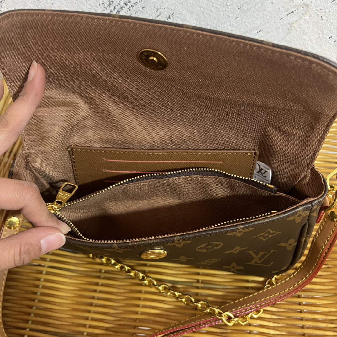 Luxury leather crossbody bag back view