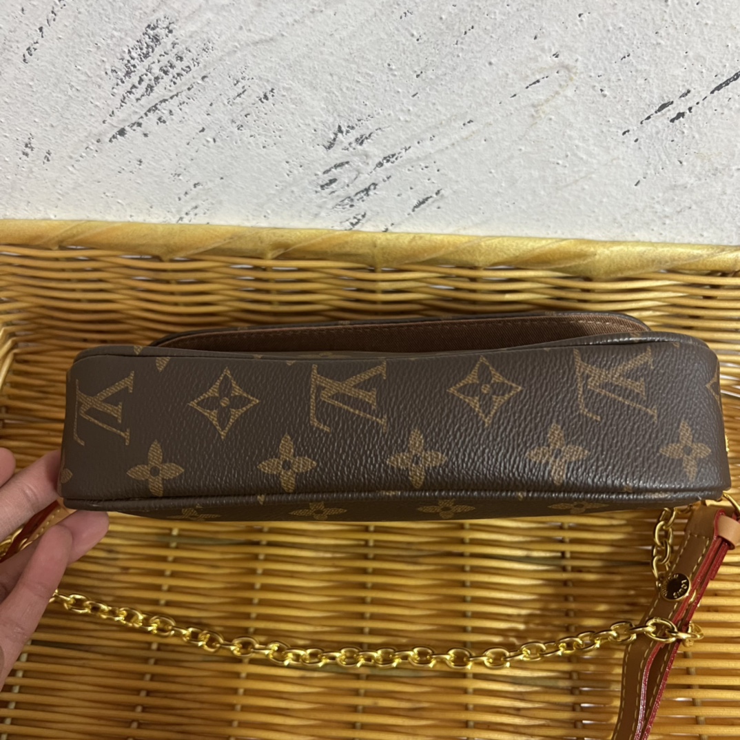 Luxury leather crossbody bag side profile