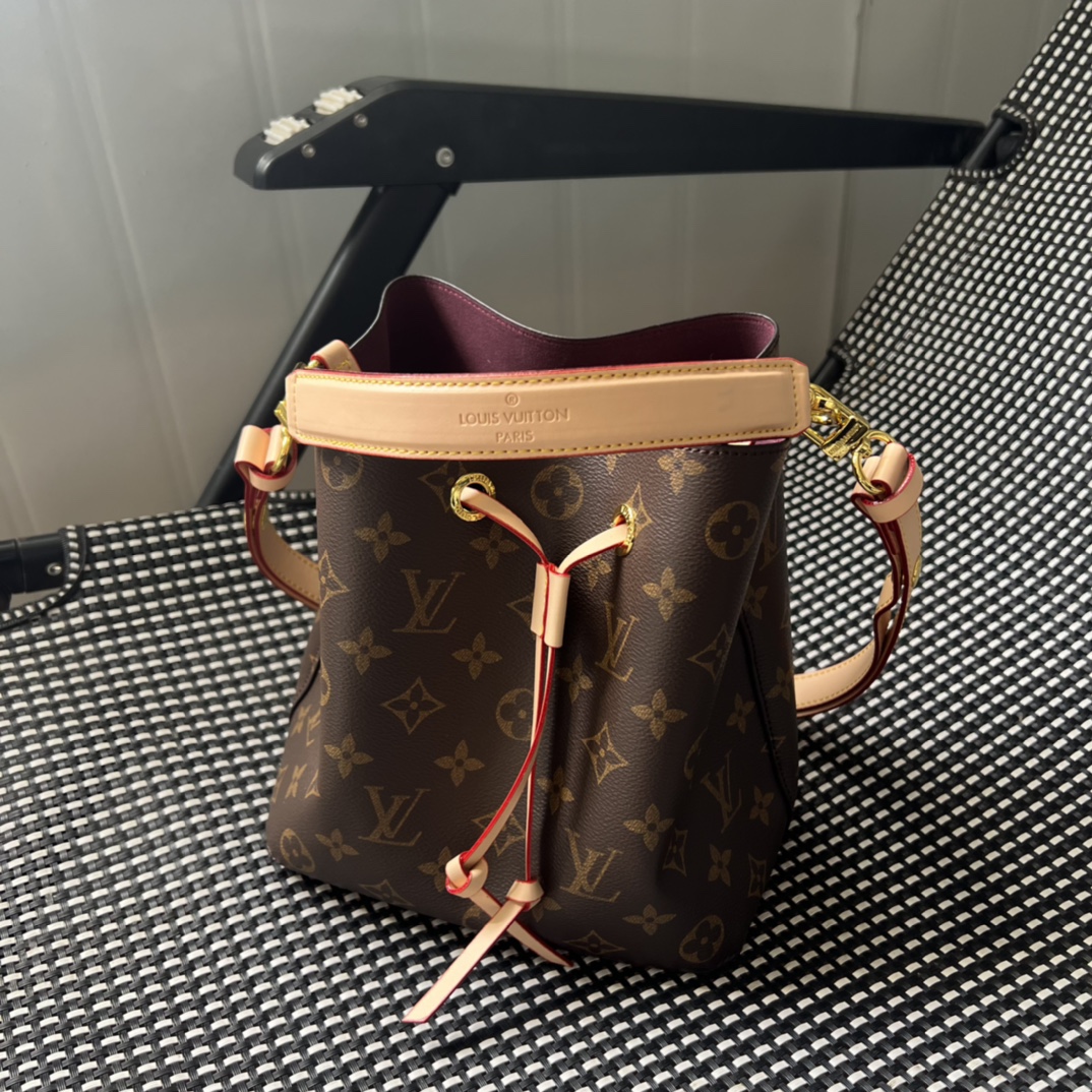 Close up of strap details on luxury leather crossbody