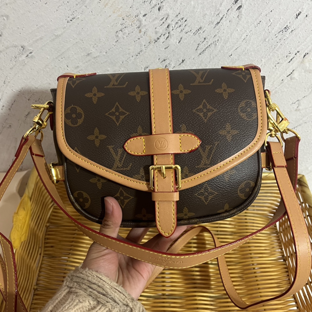 Leather crossbody bag, front view