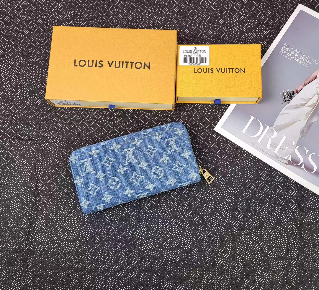 Close up shot of the leather texture on the wallet