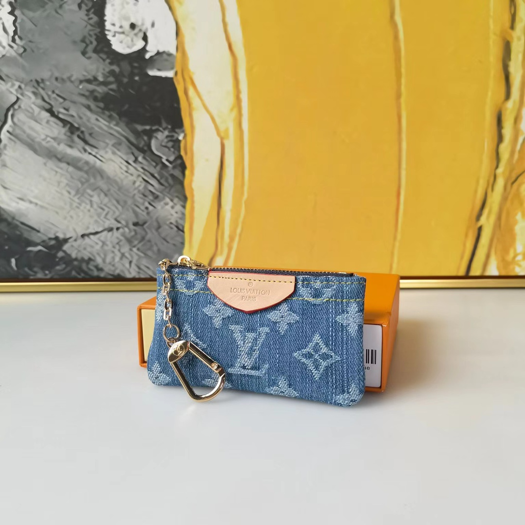 Slim leather card holder