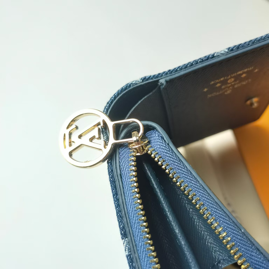 Slim Leather Bifold Wallet in pocket