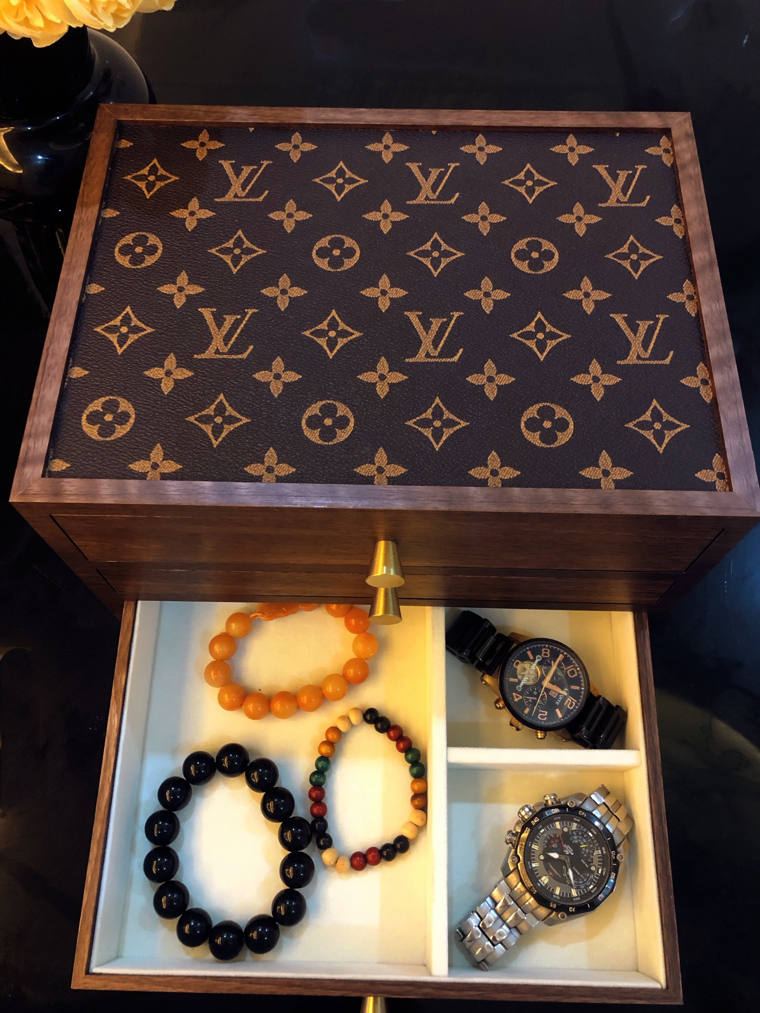 3-Tier jewelry organizer interior detail