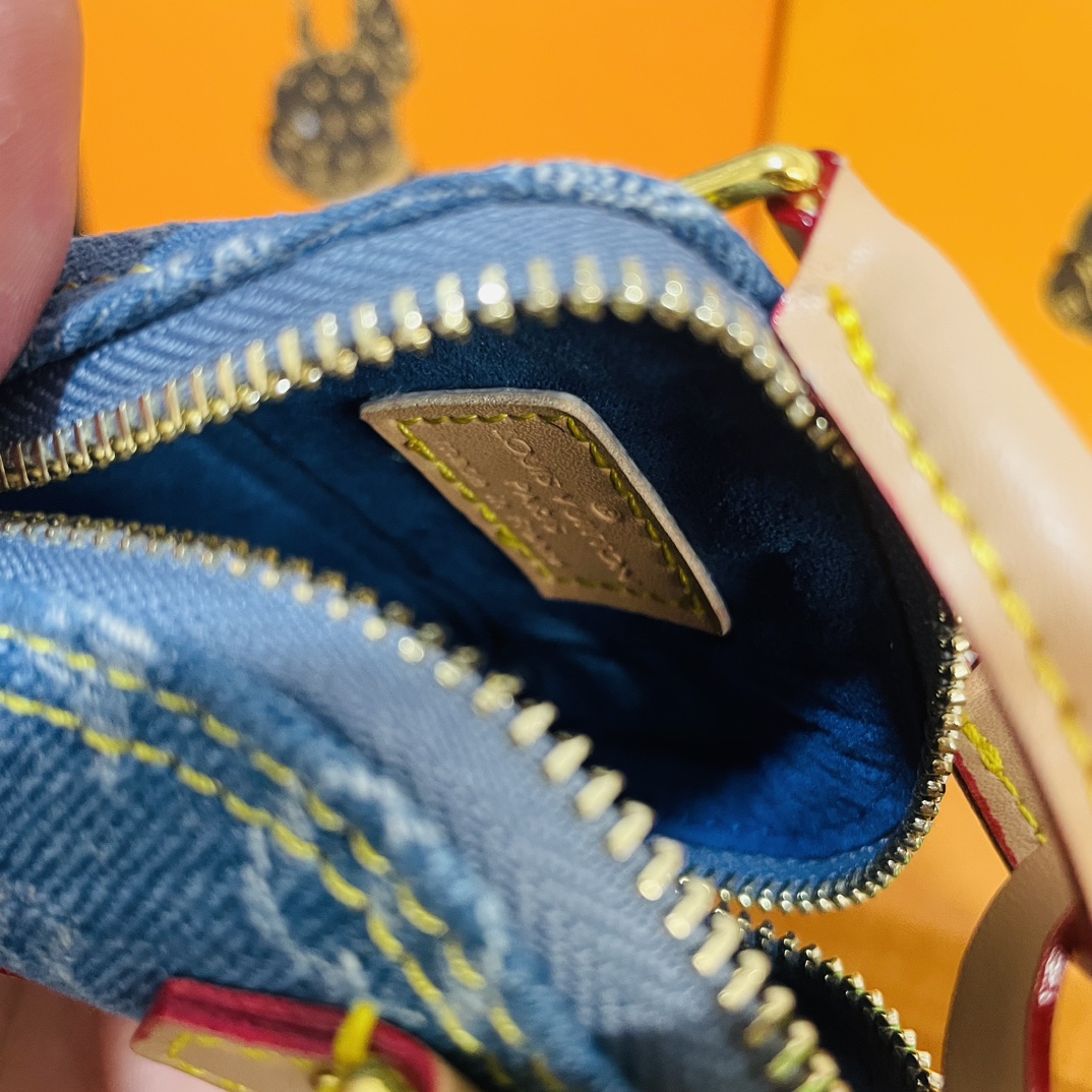 Mini Handbag Carrying the bag 9