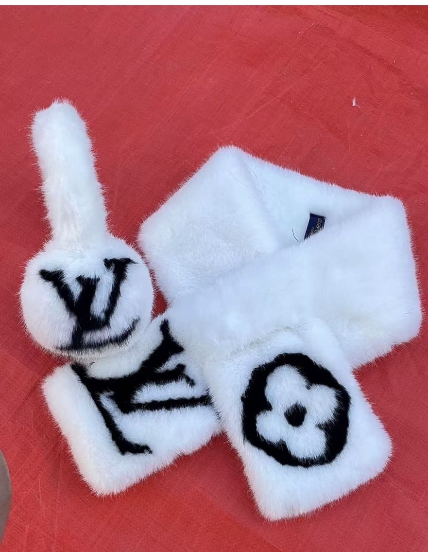 Scarf Set - Scarf Detail Detail of the scarf