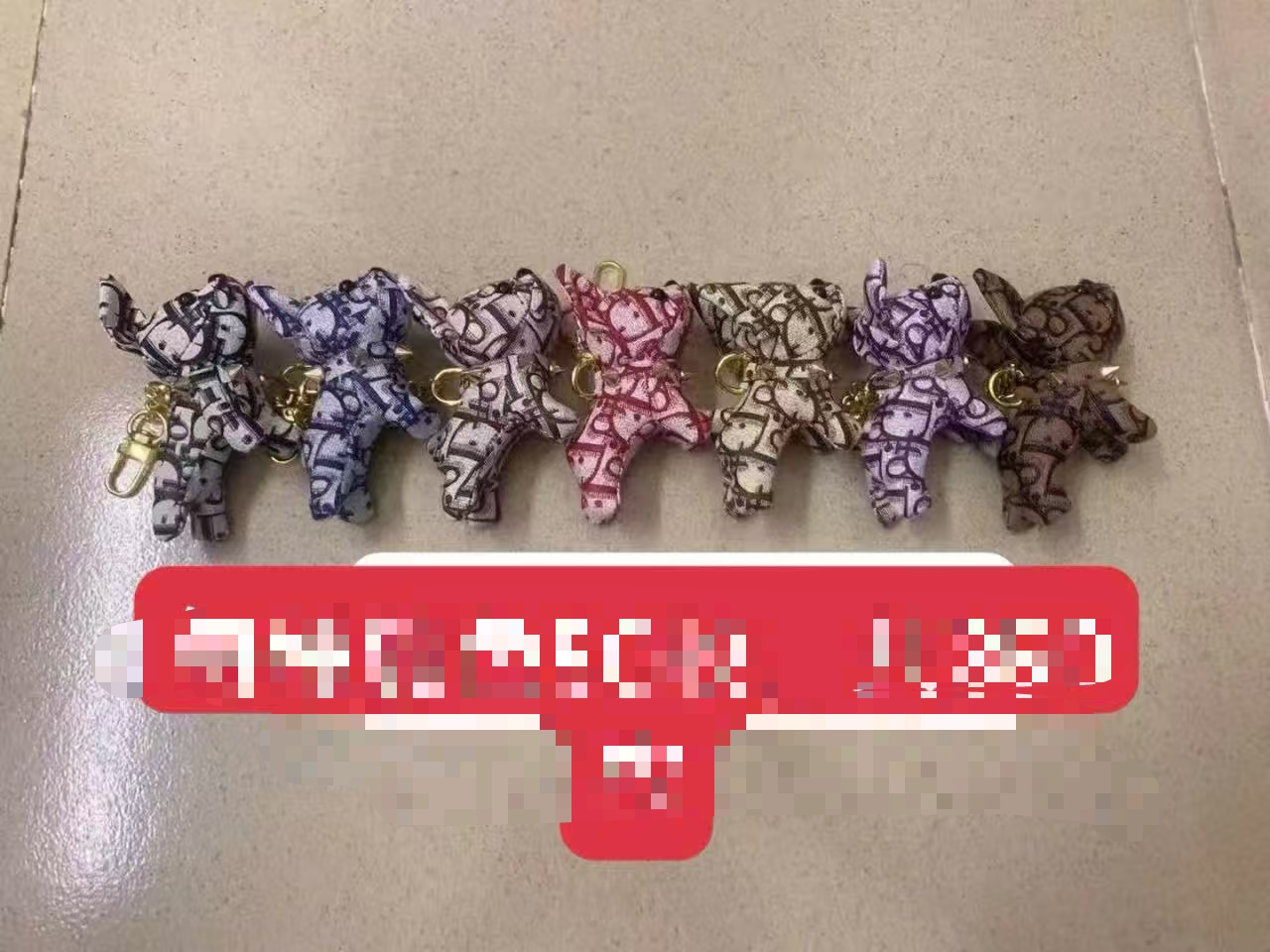 Mini Fadou Keychain - Packaging Example