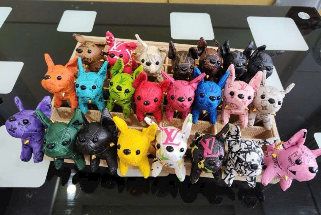 Fadou Keychain - in hand