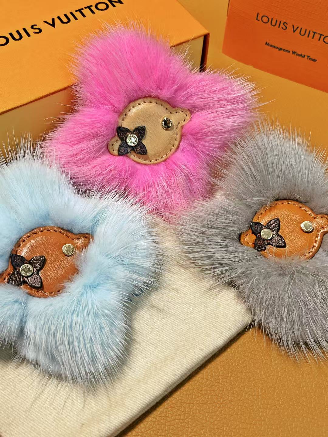 Front view of a leather keychain