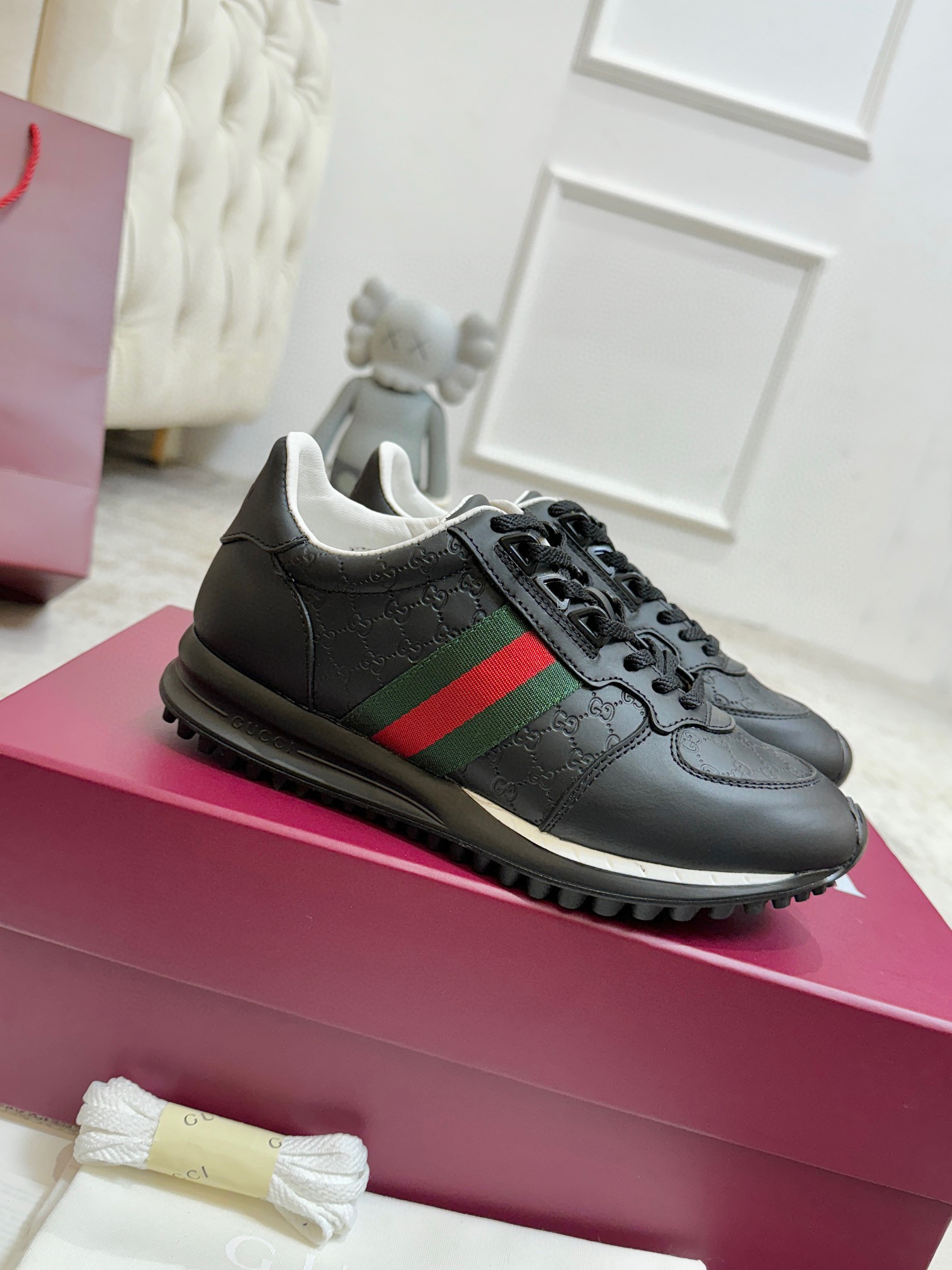 NO:706023,Women's size 39-41, men's size 39-75 Gucc*'s new Re-Motio series Forrest Gump sneakers, a 1:1 replica of the original version, this sneaker can be worn twice, with detachable and adjustable ankle straps, the light and flexible outsole has been specially treated, and is filled with a rich retro style #waffleshoes # casual sneakers that keep up with the trend #gucci sneakers, casual shoes/sneakers, gucci, sneakers19860909女码39-41,男39-75 Gucc*新款Re-Motio系列阿甘运动鞋,原版1比1复刻,这款运动鞋可两穿哦,可拆卸可调节踝部绑带,轻盈且灵活的外底经过特殊处理,洋溢着浓郁的复古风情#华夫鞋 #跟上潮流的休闲运动鞋 #gucci运动鞋,休闲鞋/运动鞋,gucci,sneakers,Women's Shoes