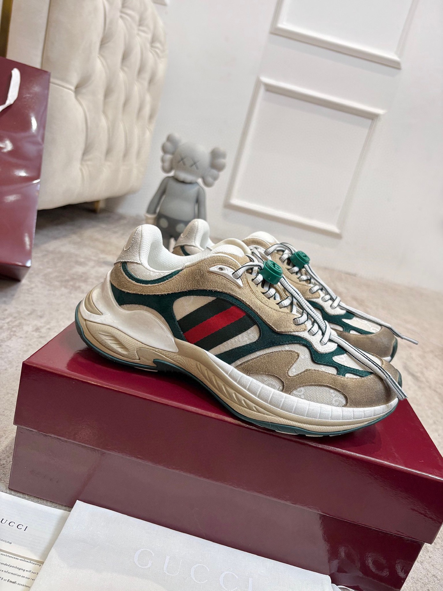 NO:780358,GUCCI Gucci's new dad shoes, top version purchase level, high version. The original disassembly took more than 3 months to develop 1:1. The version has been upgraded again, chips, packaging, imported mesh, all made with computer machines. Couple style, versatile for all seasons, fashionable, unique, full range of layouts, welcome to consult with pictures. Outsole: the latest original developed TPU vacuum. Upper: original mesh, super breathable. Full package. Medium and low belt LOGO code number: women's code 35-40.  Men's size 38-45 (38 45 customized,,gucci19860909GUCCI古奇新款老爹鞋 顶级版本代购级别 高版本 原版拆解耗时3个多月1:1开发,版本再次升级、芯片、包装、采用进口网面,全用电脑车制作 情侣款 四季百搭 时尚 个性 与众不同 全系列版面,欢迎来图咨询 大底:最新原版开发TPU真空 鞋面:原版网面,超透气 全套包装 中低带LOGO 码数:女码35-40 男码38-45(38 45定做,,gucci,Men's shoes