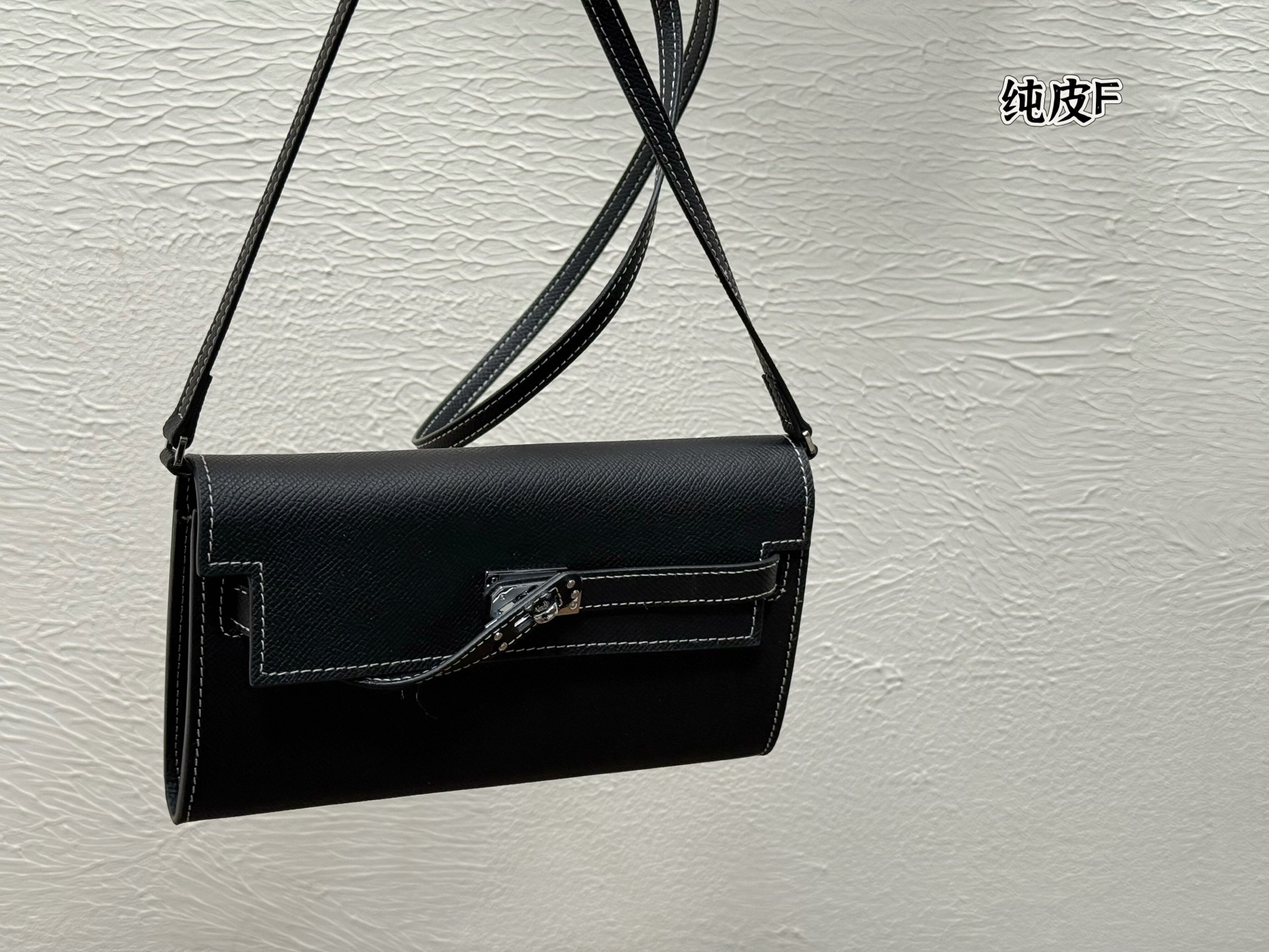 240 | Hermès Palm Print Shoulder Bag Clutch | Size: 21x12cm Comes With Box