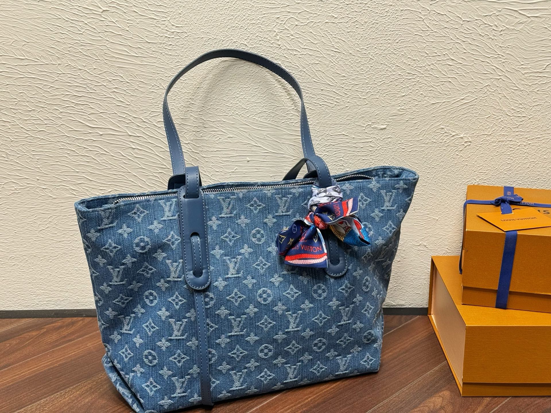 _d9k9sy_wr3jGLw1J8qEHDGHZy-lfAxNEGUCctkA