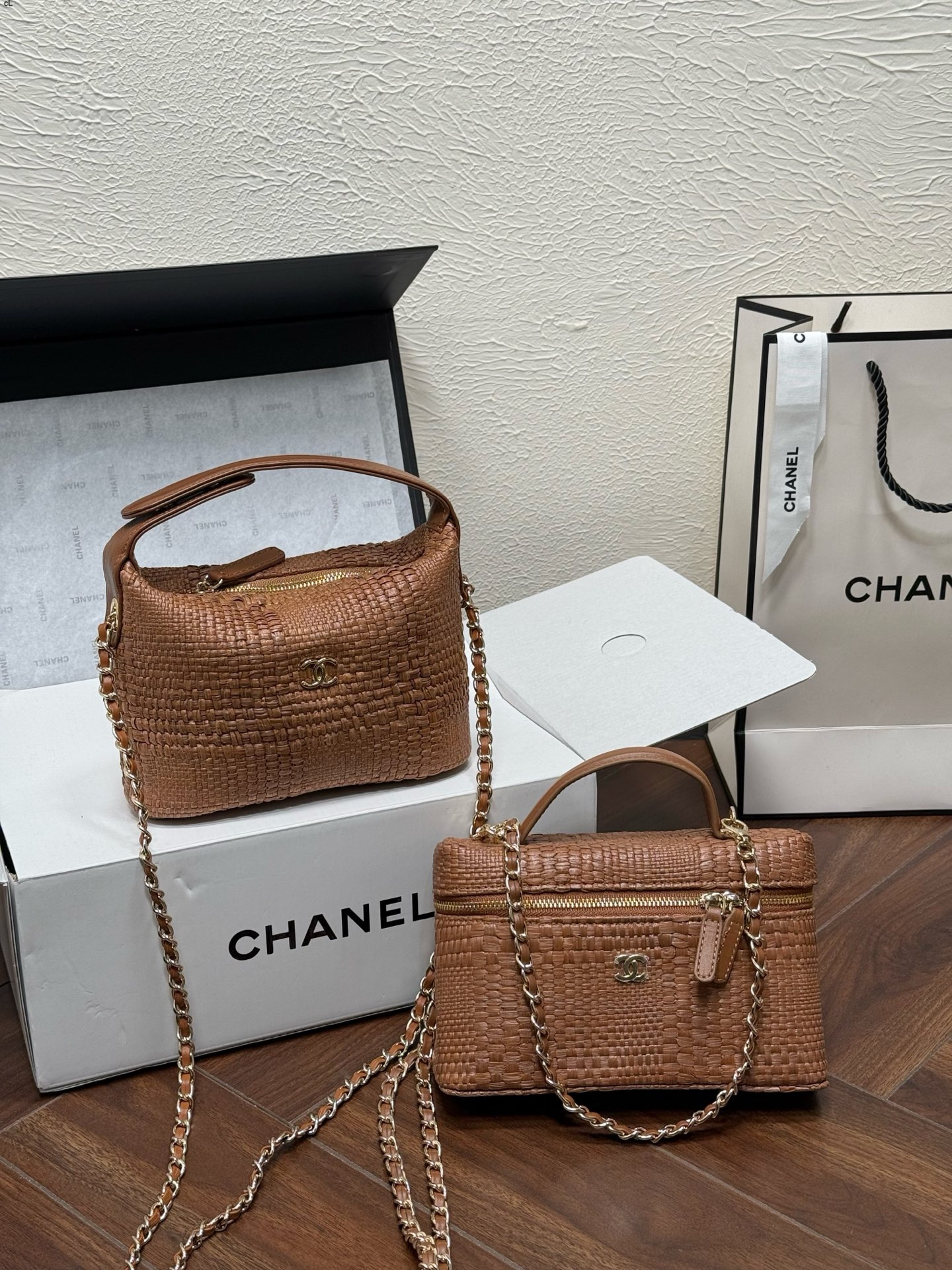 315 | Chanel 26p | Classic Chain Gold Label Double C Logo Leather Chain | Woven Cosmetic Bag Shoulder Handbag | Size: 19x12cm 18x11cm